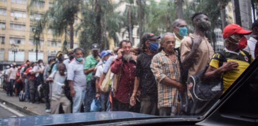 Есть зарплата, но нет паспорта: отчет показал, как живут венесуэльские мигранты в Колумбии