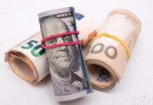 Курс валют на сегодня: доллар упал, евро обрушился