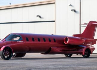 На аукцион выставили гибрид самолета и лимузина