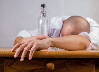 Нарколог Ивери Кизицкий назвал простой способ определения алкоголизма