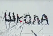 Обращение детей на коленях к Путину вызвало скандал