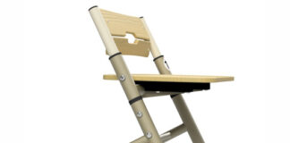 Детям в школах Перми разрешили качаться на стульях в лечебных целях