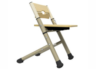 Детям в школах Перми разрешили качаться на стульях в лечебных целях