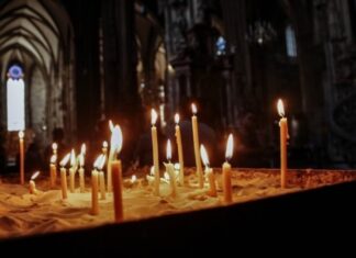 Католики и протестанты встречают Пасху в условиях пандемии