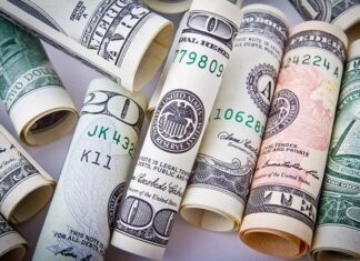 Доллар после майских праздников: влияние визита Блинкена, приближающихся отпусков и роста цен на нефть