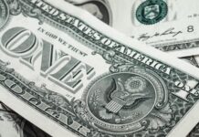 Почему дешевеет доллар и что будет с валютой на следующей неделе