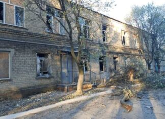 В Донецкой области больница попала под обстрел