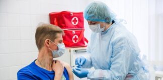 В Украине привили от COVID более 1,3 млн человек