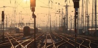 Последствия аварии поезда под Киевом устранены