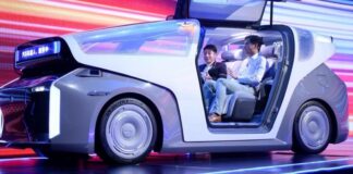 Baidu показала автомобиль Robocar с автопилотом