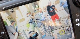 Напавшие на журналиста националисты извинились