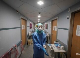 В Украине снова больше тысячи случаев COVID