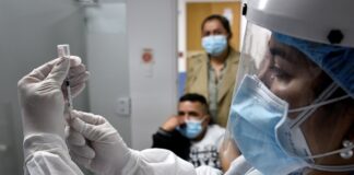 COVID-прививки получили еще 123 тысячи украинцев