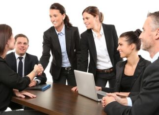 Эмоциональная зарплата: как недостаток денег компенсировать добрым словом