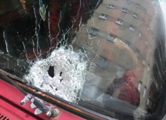 В Черновцах арестовали стрелявшего по автомобилю с людьми мужчину