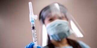 В Украине сделали уже 17 млн прививок от COVID