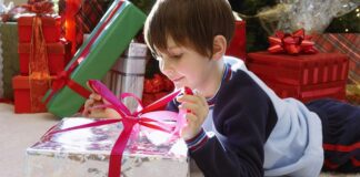 Светящийся меч: классный подарок мальчикам на новый год