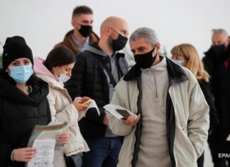 Киев и семь регионов на пороге желтой зоны