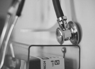 Страховой медицине решили помочь рейтингами и проверками