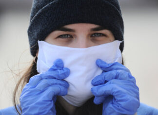 Названа самая эффективная маска против коронавируса