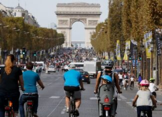 За рекламу авто во Франции ждет штраф 50 тысяч евро: кого каснется