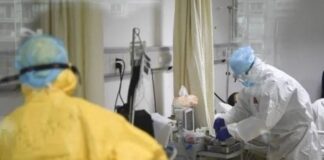 У Зеленского просят медиков сообщать о невыплате повышенной зарплаты