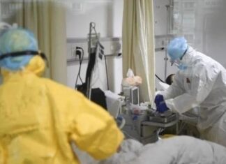 У Зеленского просят медиков сообщать о невыплате повышенной зарплаты