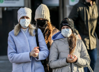 Заминку с выдачей QR-кодов за антитела объяснили «скорым концом пандемии»