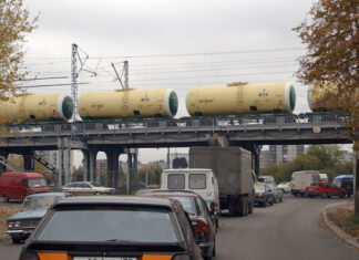 «Черта лысого привезут»: жители Калининграда ответили на транспортную блокаду