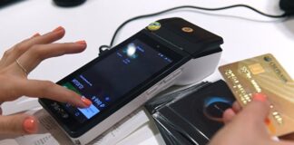 Союз потребителей призвал запретить продажу гаджетов без единого разъема