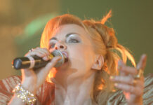 Певица Разина объяснила нежелание выступать перед раненными в ходе спецоперации