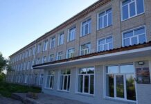 В поселке Пинюг до конца октября капитально отремонтируют школу