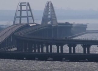 Взрыв моста и туризм: в Крыму находятся более 50 тысяч российских туристов