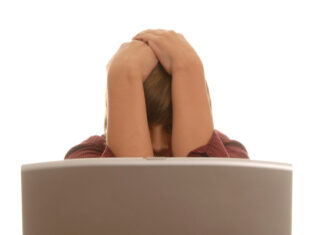 «Больше всего страдает ребенок»: белгородка отказалась регистрировать сына для онлайн-учебы