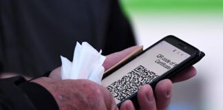 Ретейлеры предложили использовать QR-коды для предустановки российского ПО