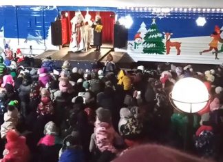 В Кемеровской области визит Деда Мороза обернулся скандалом: дети рыдали