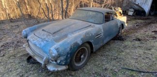 60-летний Aston Martin обнаружили в заброшенном гараже