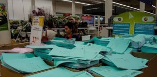 Приемным детям хотят разрешить учиться с братьями и сестрами