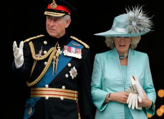 Ругань короля Карла III c Камиллой внезапно улучшила его имидж