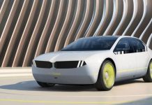 Шварценеггер презентовал автомобиль-хамелеон от BMW. Видео