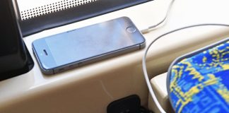 Россиянам посоветовали не заряжать смартфоны ночью