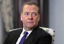 Медведев заявил, что Twitter прогнулся под США и Украину