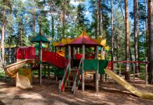 Сколько стоит отправить ребенка в летний лагерь: эксперт раскрыл неочевидные нюансы