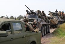 В полиции показали готовую к наступлению бригаду Лють