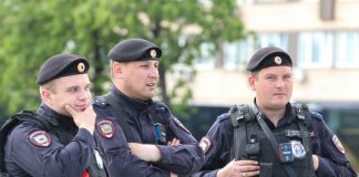 Верховный суд разъяснил, кого накажут за нападение на полицейских или инспекторов