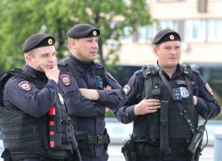 Верховный суд разъяснил, кого накажут за нападение на полицейских или инспекторов