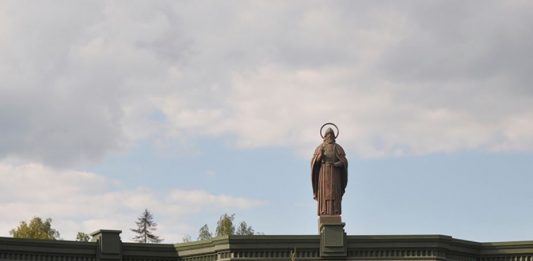 Садовые и монументальные скульптуры: как выбрать идеальный арт-объект