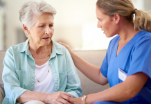 Уход за пожилыми людьми с деменцией: особенности и нюансы