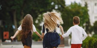 Должны ли дети летом отдыхать от школы: процесс образования не знает перерыва