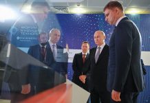 Элиты некоторых стран устроили России технологическую блокаду, заявил Путин